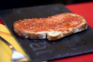 Pan con Tomate