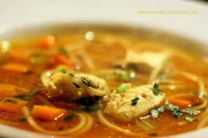 Spaghettisoep met kip en wortel Spaghettisoep met kip en wortel