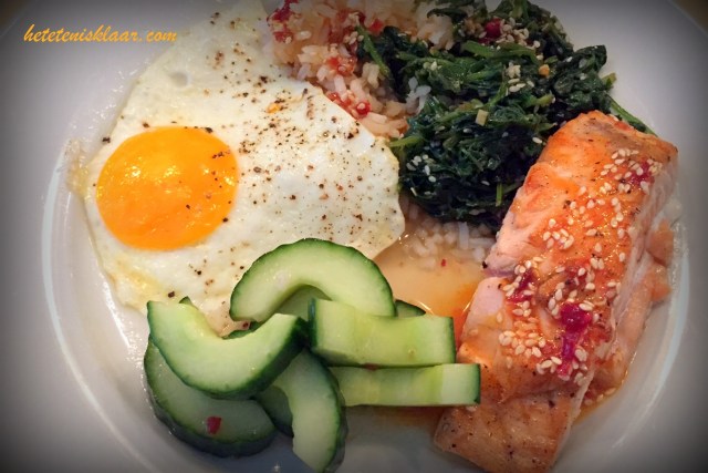 bibimbap met zam en gebakken ei