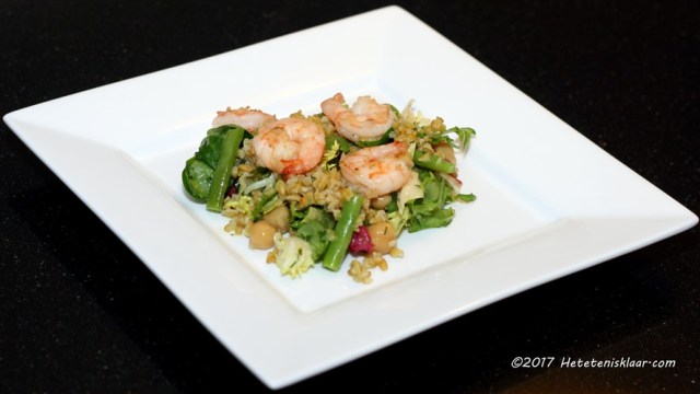 Salade met gamba en freekeh
