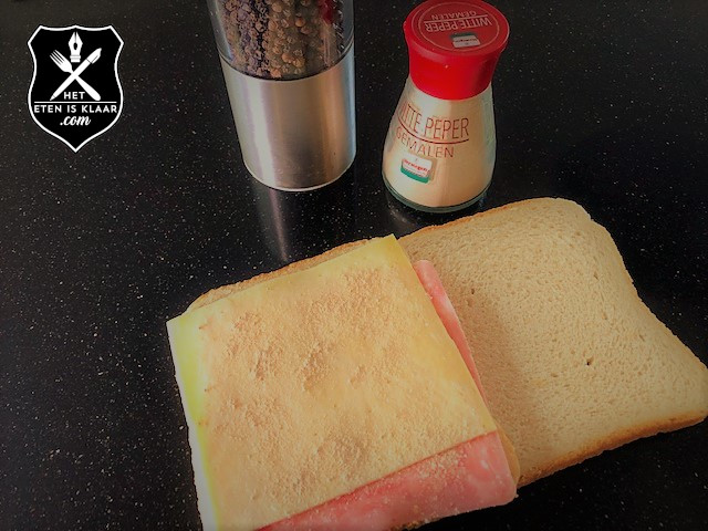 Tosti ham kaas witte peper zoals geserveerd bij La Cabane in de jaren 80